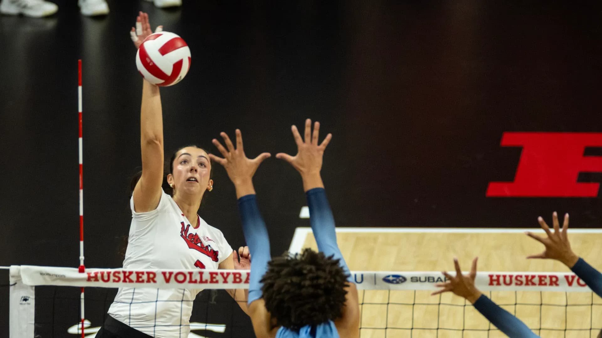 Husker VB Beat Top 25 Foe and Sets New Record
